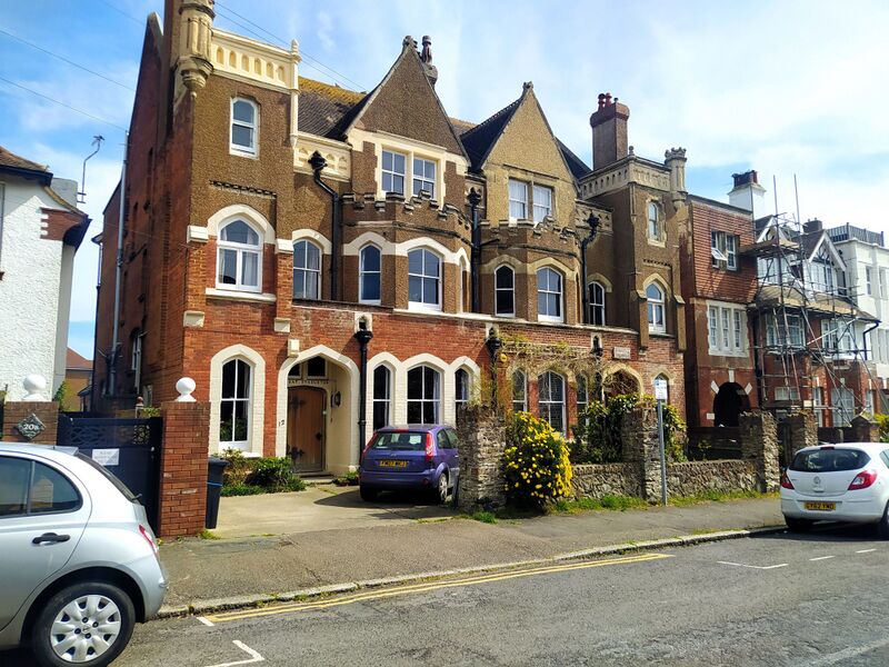 File:10-12 Dorset Road South.jpg
