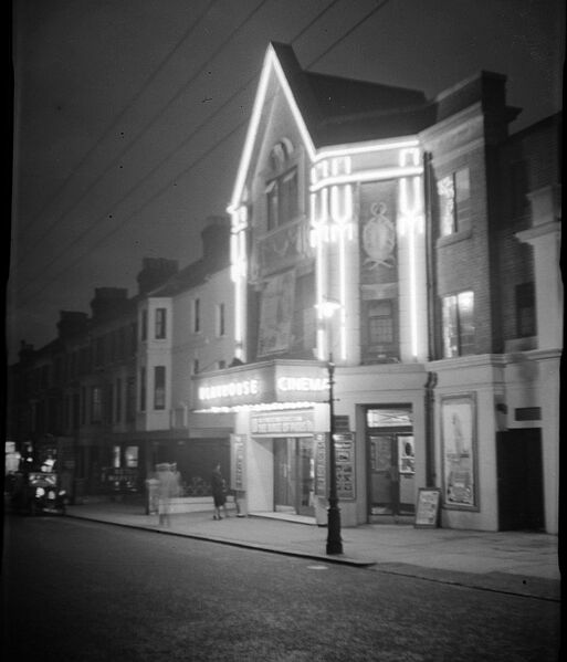 File:Playhouse Cinema 1938.jpg
