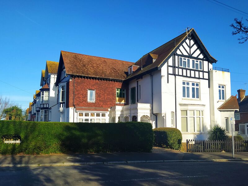 File:Brassey Court, Brassey Road 2.jpg